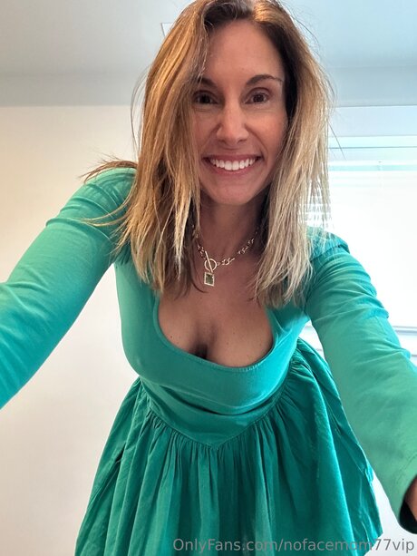 Nofacemom77vip star pretty picture