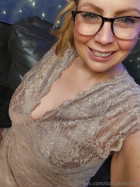 Daisyknickers xxx model photo
