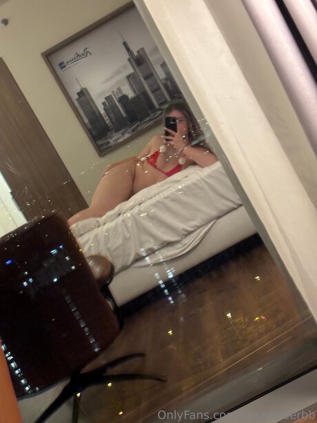 Lenaweberbb model nudes picture