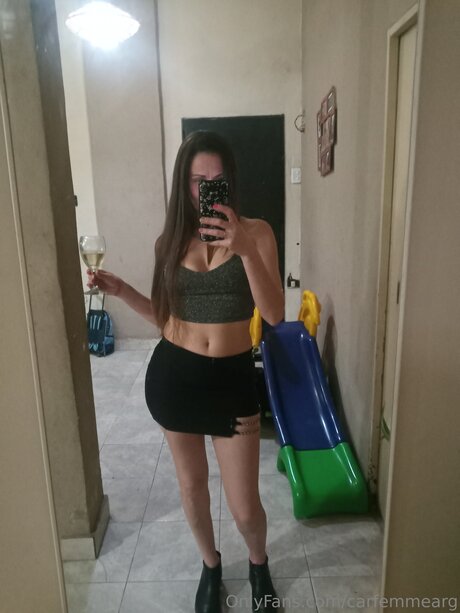 Carfemmearg model beautiful photo