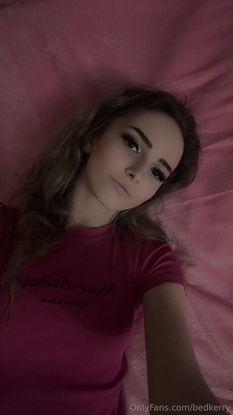 Bedkerry nudes model image