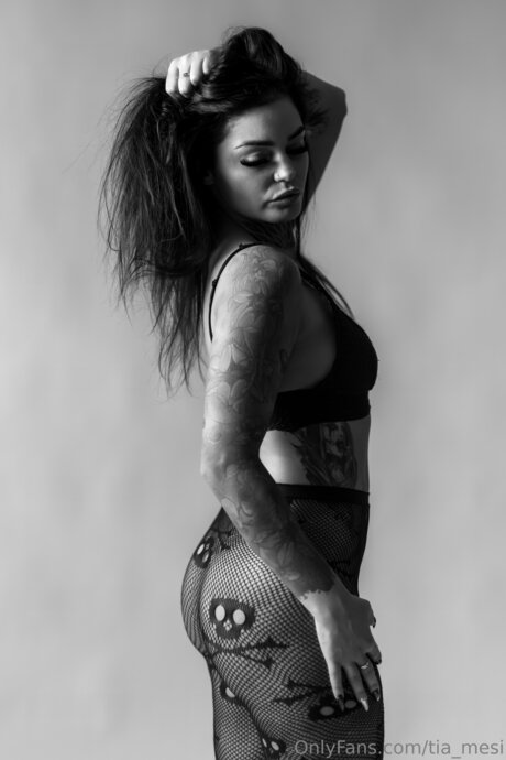 Tia Mesi top star pics