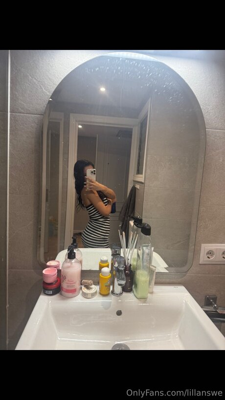 Lillanswe free star photo