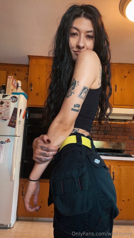 Wed Luvvy naked model pic