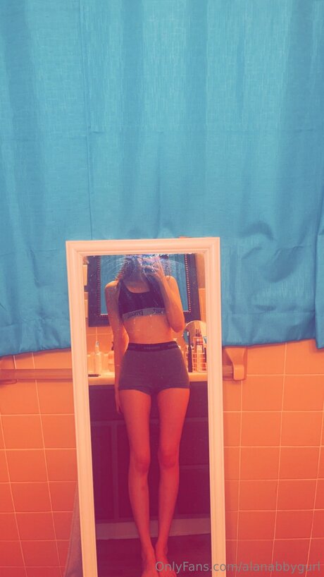 chubby kitty onlyfans free naked picture