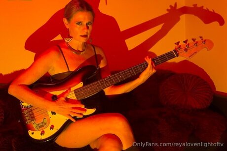 Reyalovenlight Tv star pretty pic