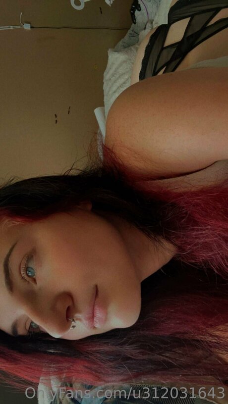 U312031643 model hot pics