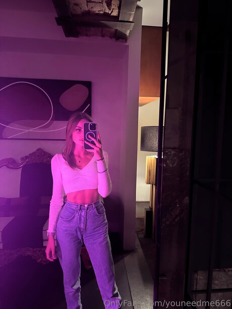 Youneedme666 star nude img