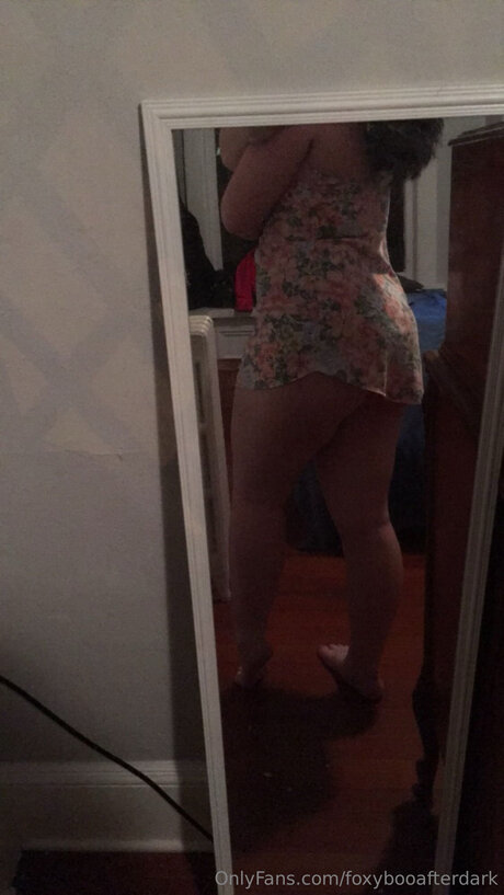 Foxybooafterdark star porn photos