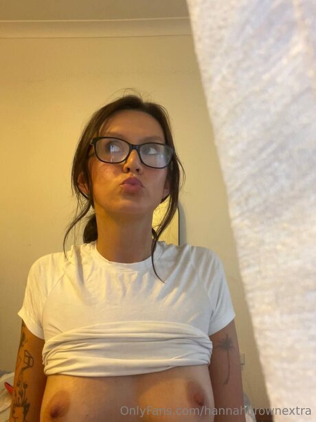 Hannahbrownextra beautiful actress pictures