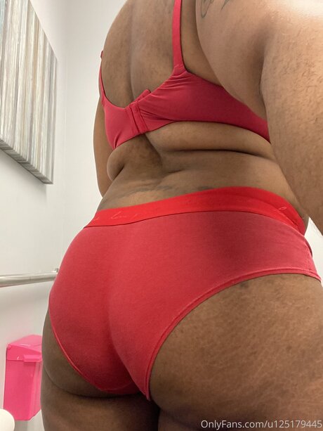 U125179445 star beautiful photo