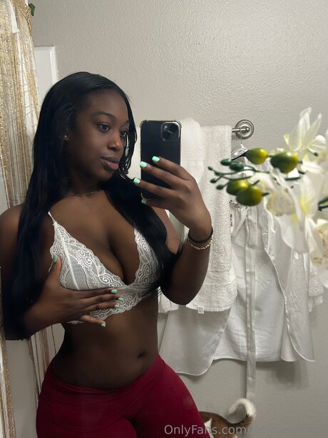 Leticiamamiii nudes star photo