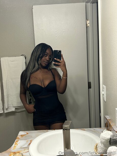 Leticiamamiii pornstar sexy img