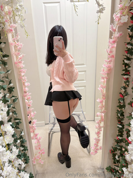 Lilylightsworn top model picture