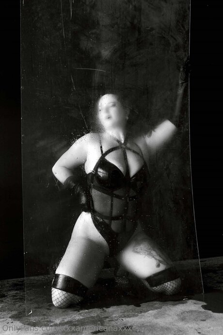 Xxxamericanaxxx model erotic archive