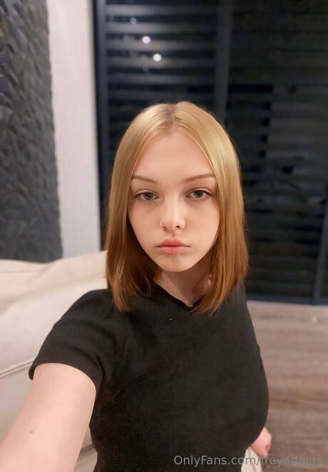 Freyadollts model hot photos