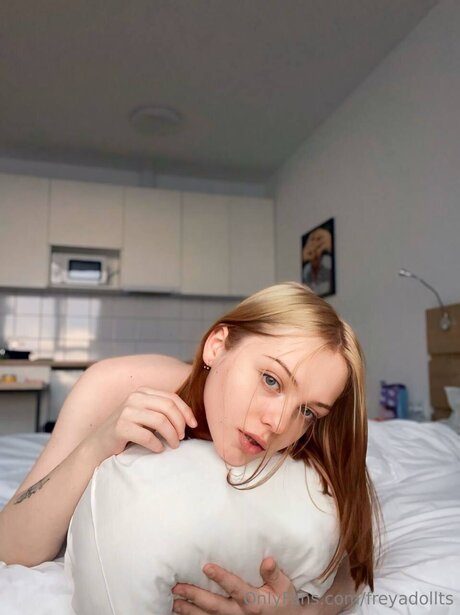 Freyadollts perfect actress pic