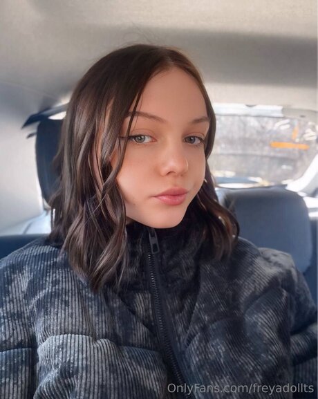 Freyadollts model perfect photos
