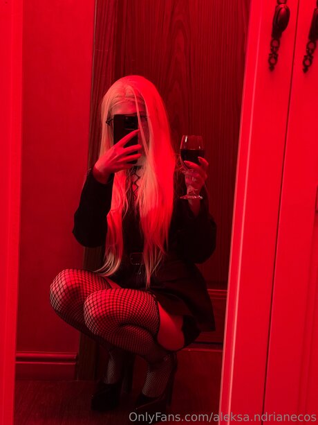 Aleksa Ndrianecos model nude picture