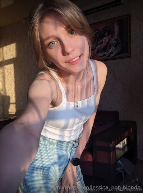 Jessica Hot Blonde model erotic picture