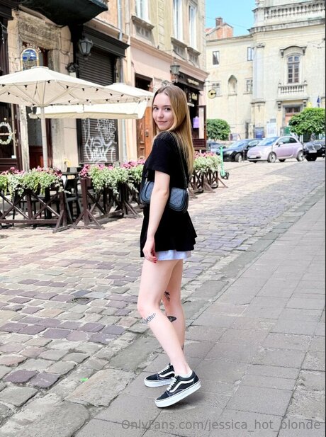 Jessica Hot Blonde nude pornstar photos