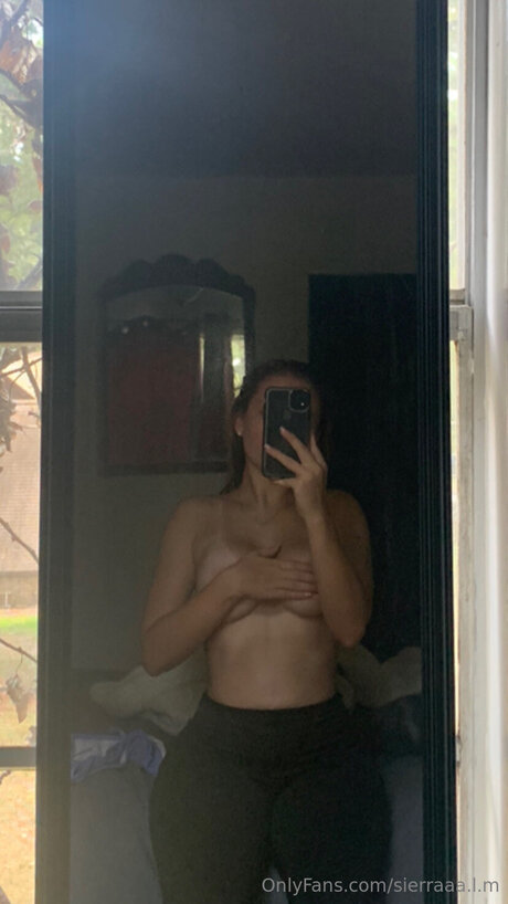 Sierraaa L M pornographic star archive