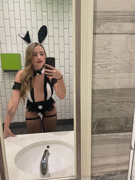 Sierraaa L M model high quality image