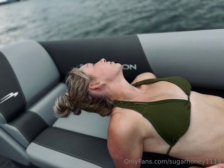 Illuminatebebe pretty pornstar img