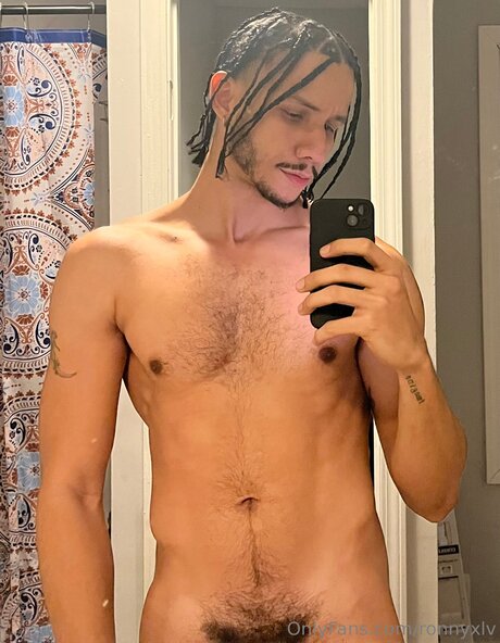 Ronnyxlv model hot img