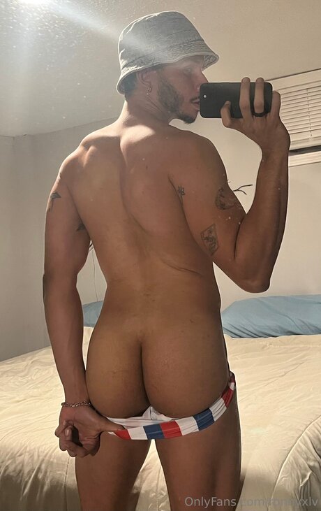 Ronnyxlv model nude pictures