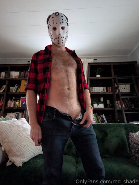 Red Hart exclusive actress photo