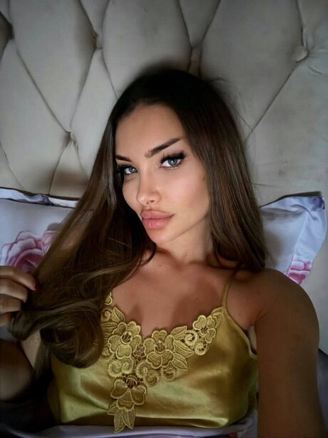 Itsemmma naked model picture