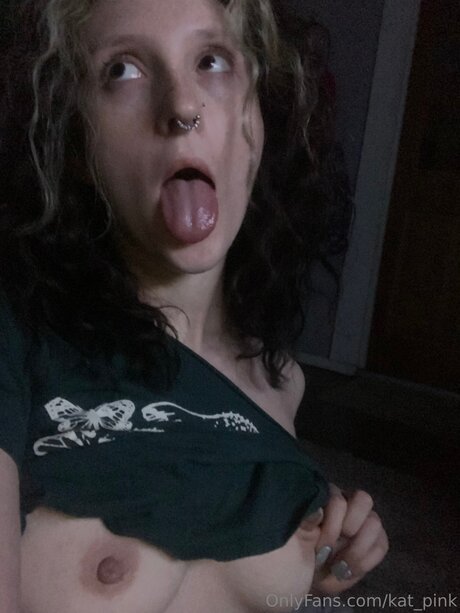 Kat Pink star nude img
