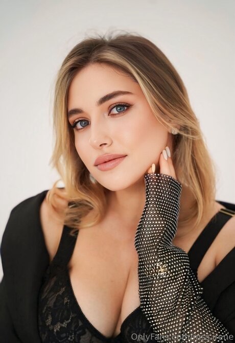 Mss Irene hd actress image