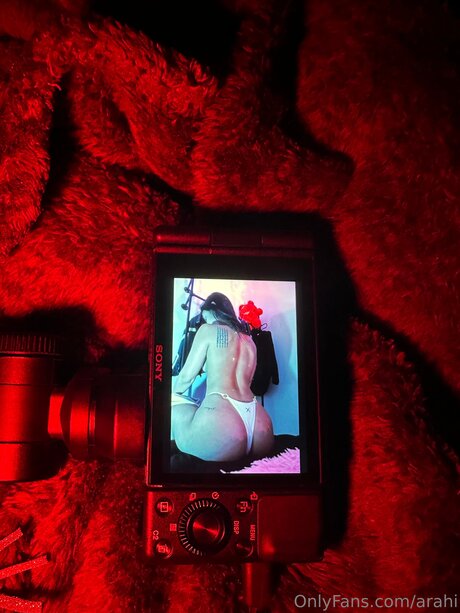 Arahi star nudes archive