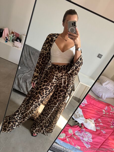 Youmarija model high quality pic