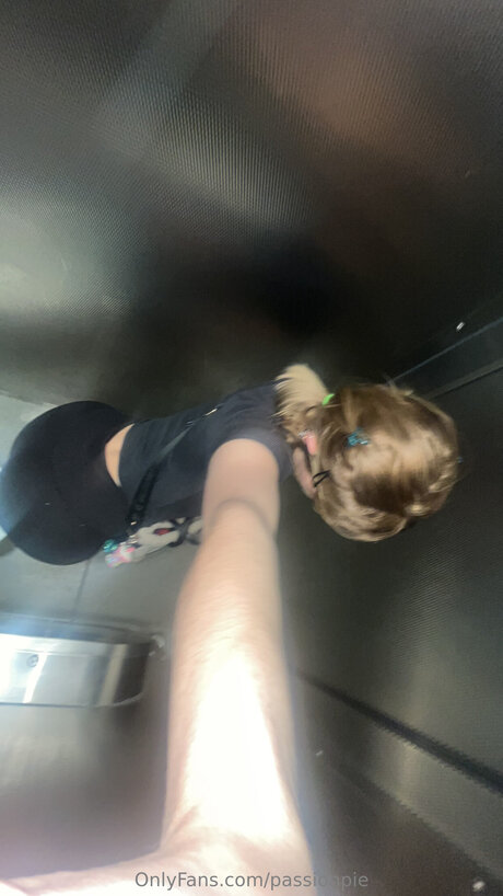 arab curvy onlyfans art porn image