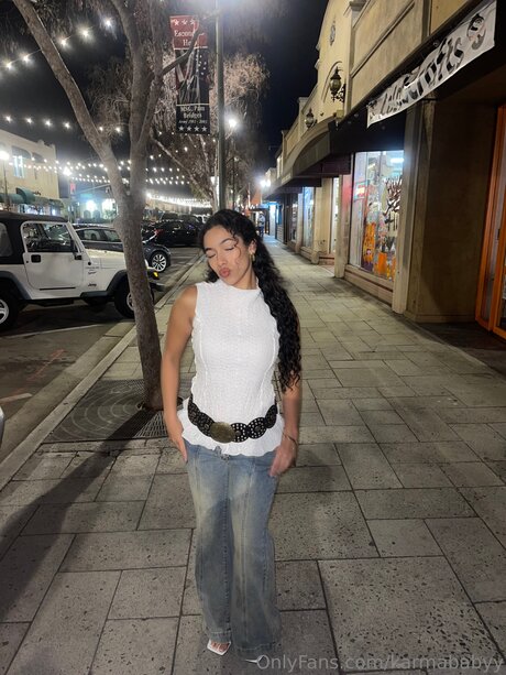 Karmababyy model pornographic pic