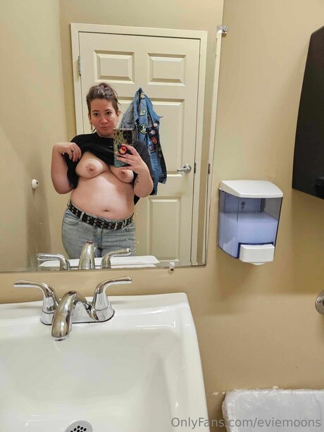 Eviemoons Photo Gallery