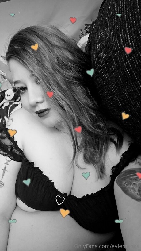 Eviemoons star nudes gallery