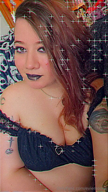 Eviemoons star exclusive pictures