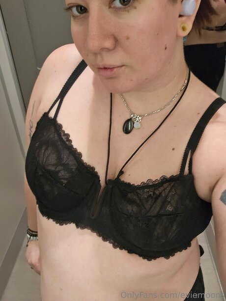 Eviemoons star nudes archive