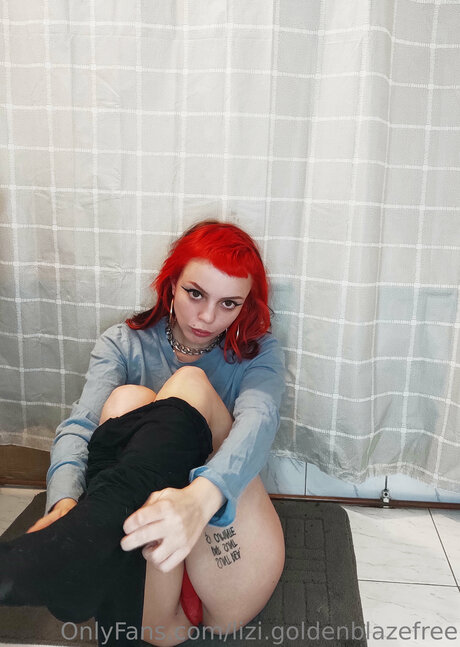 Lizi Goldenblazefree star exclusive photos