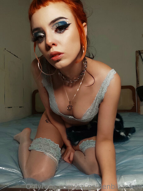 Lizi Goldenblazefree model pretty pics