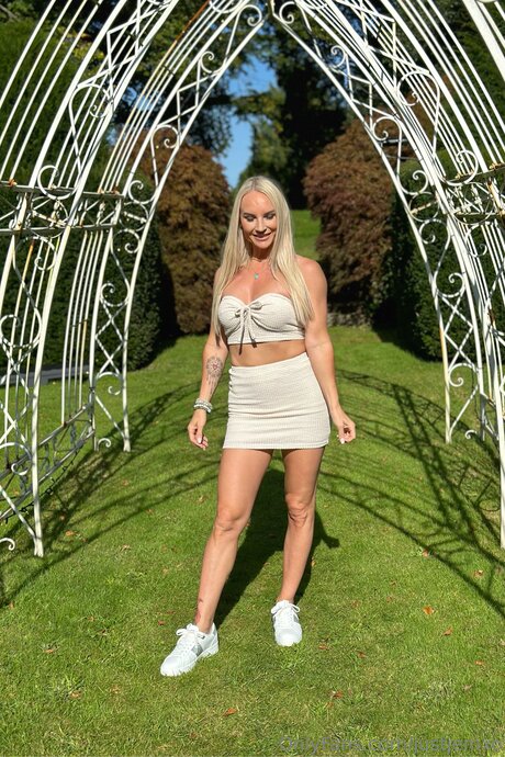 Jemanddazfree art star archive