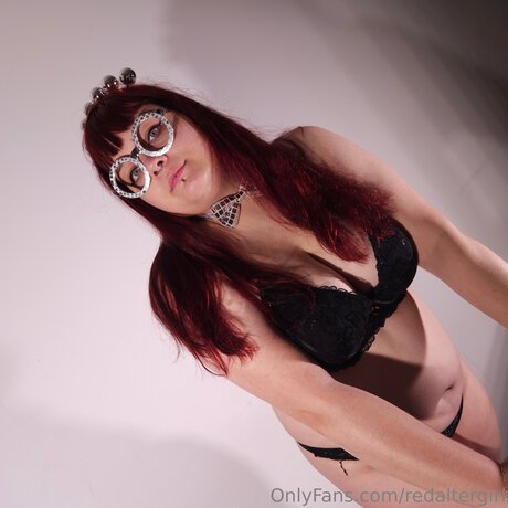 Redaltergirl free model photo
