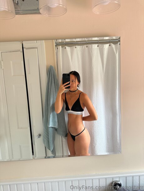 Yuki Moon 0 0 pornstar top image