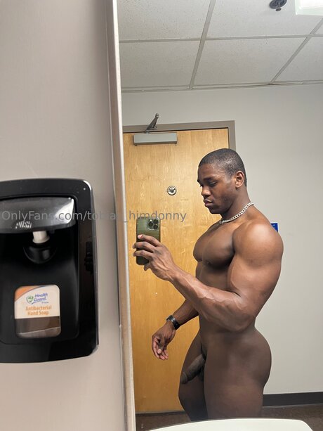 Tobias Himdonny pornographic model picture