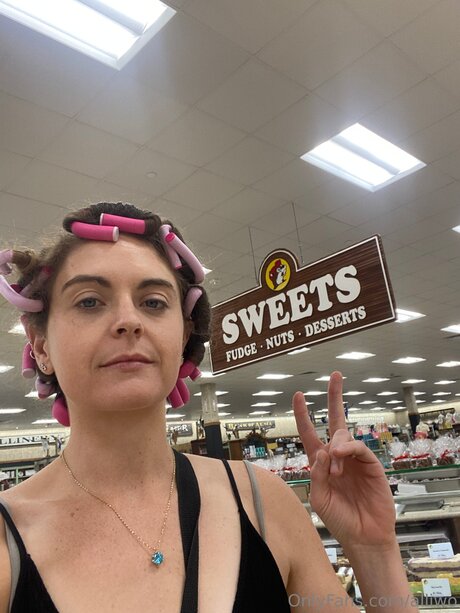 Alliwo pretty pornstar pictures