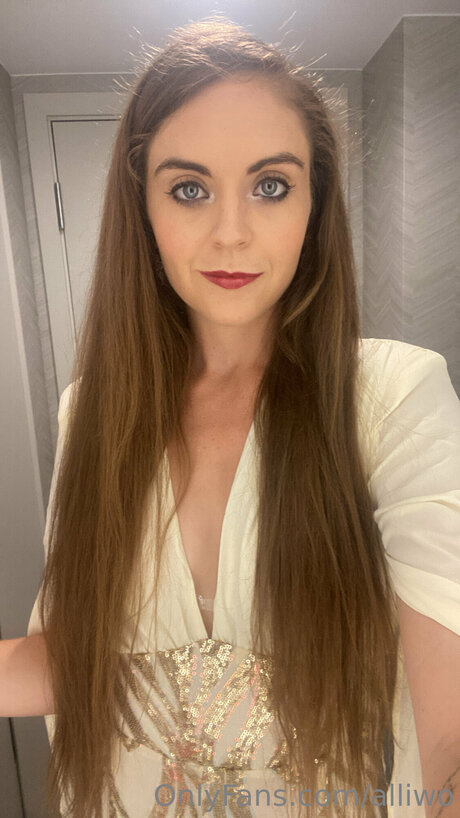 Alliwo beautiful actress pics